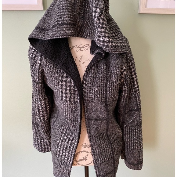 Women’s Reversible Sherpa Hoodie/Jacket Size S/M - Picture 1 of 7